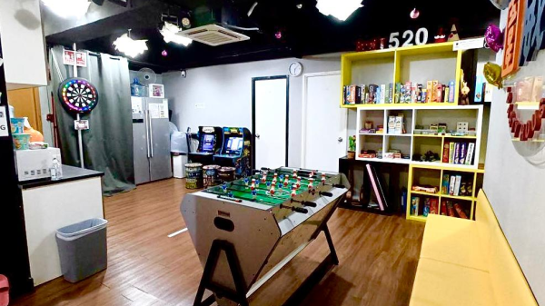 RIGHT RIGHT RIGHT PARTY HOUSE gallery image