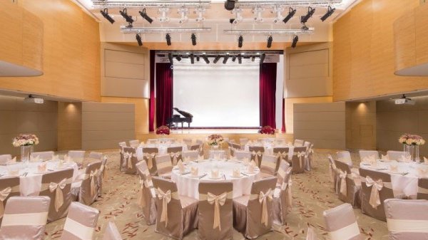 Noah's Ark Hotel & Resort, Gallery image 1