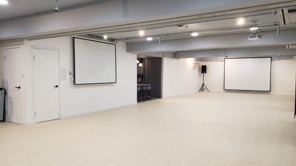 AMO gallery image