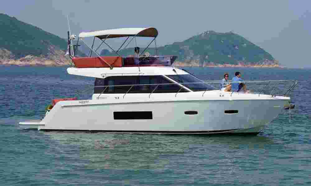 , Sealine F380