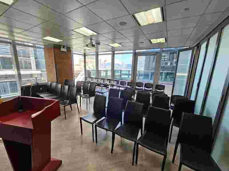 , Excellent Global Business Centre – 33 Des Voeux Road Central