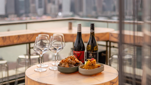 eyebar gallery image