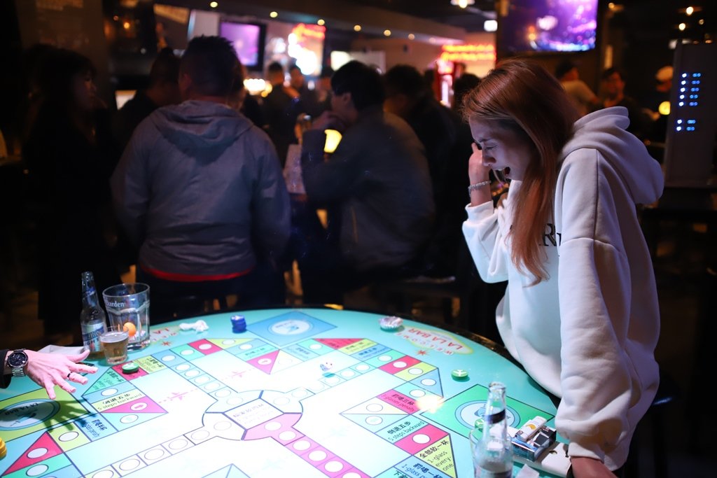 LaLa Bar, Mong Kok - An American style sports bar on Peace Avenue, Mong ...