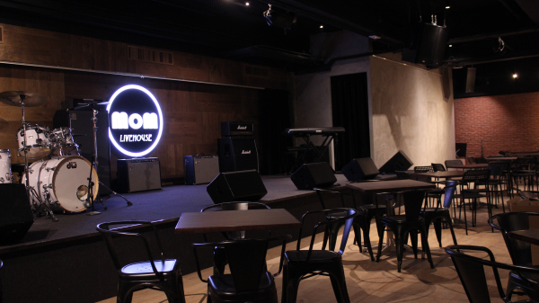 MoM Livehouse gallery image